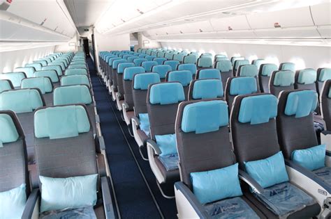 bulkhead seat philippine airlines|Cabin and Amenities .